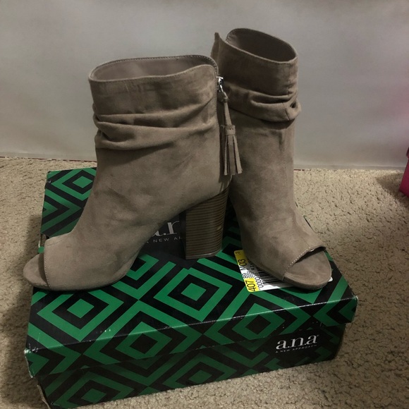 A.n.a bootie - Picture 4 of 8